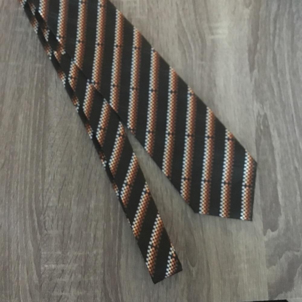 Necktie - Picture 2 of 3